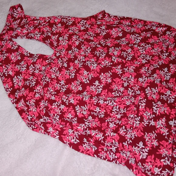 Express Red and White Floral Top - Picture 2 of 16